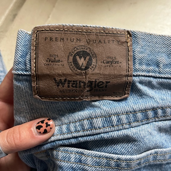 Wrangler Jeans - Picture 2 of 5